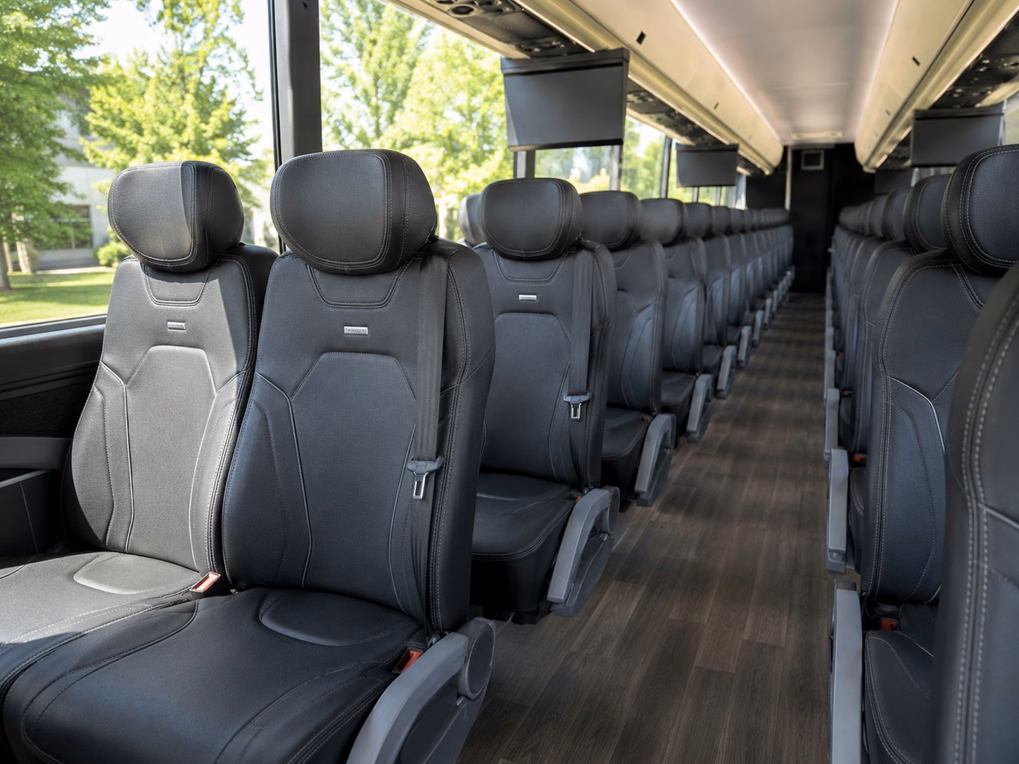 shuttle guests seamlessly between lawton hotels and your wedding venue